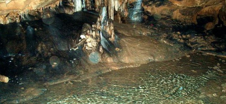 Съботни маршрути: Посетете „Водната пещера“ край Ракитово