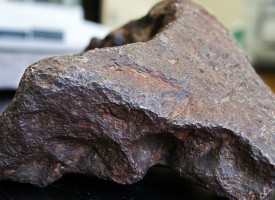 Парче от рядък метеорит може да ви донесе от 200 до 5000 долара за грам