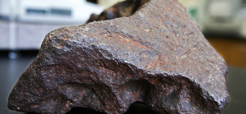 Парче от рядък метеорит може да ви донесе от 200 до 5000 долара за грам