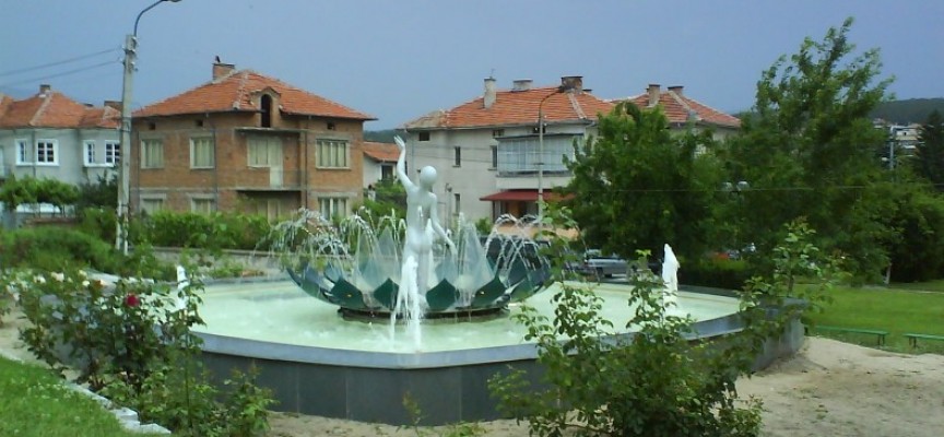 Живеем предимно в града, Стрелча е най-малката община