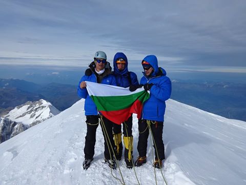Трима пазарджиклии стъпиха на Елбрус днес 1 03elbrus