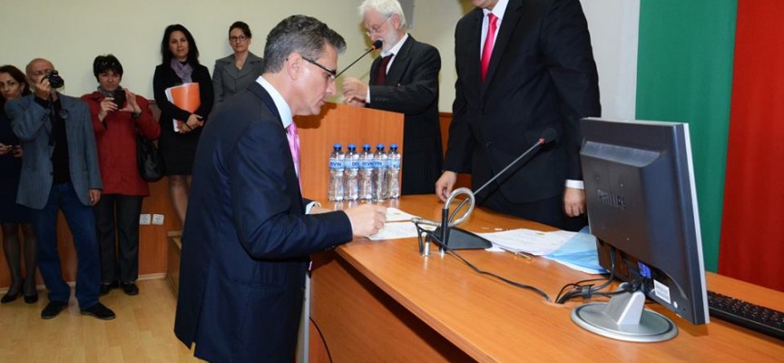 ХАРИ ХАРАЛАМБИЕВ е новоизбраният  председател на Общинския съвет в Пазарджик.