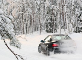 Заради натрупалия сняг: Камиони закъсаха в района на Попинци и Картела, шофирайте внимателно в планината