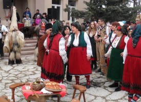В неделя: Сирни Заговезни е ден за прошка, в Калугерово – джумали
