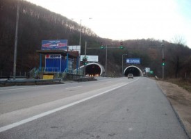 Карайте внимателно в тунела „Траянови врата“ правят ремонт на тръбата за Бургас