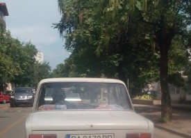 Нелегални ромски таксита джиткат из Пазарджик (снимки)