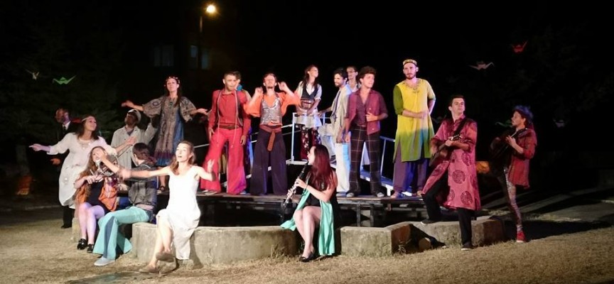 Паталеница: Брилянтна премиера на „Дванайсета нощ“, лютня звуча в полите на Родопите