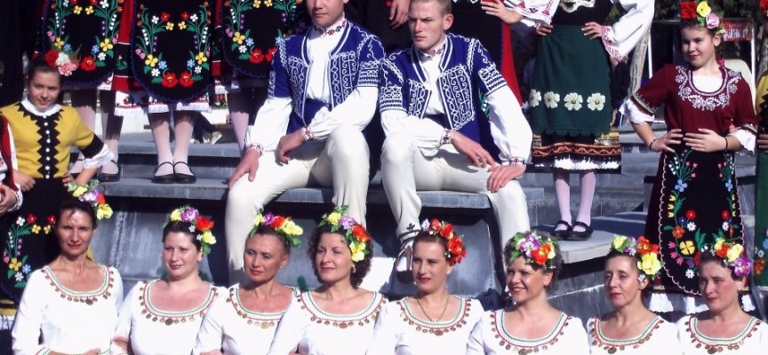 Танцьорите от „Елица“ с блестящо представяне в Добринище, броени дни преди да отпътуват за Италия