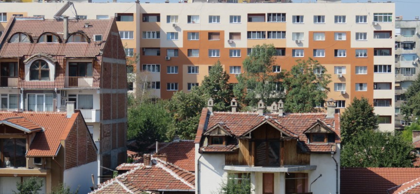 Ето как изглежда фасадата на новосанирания блок на ул. „Дунав“ в Пазарджик
