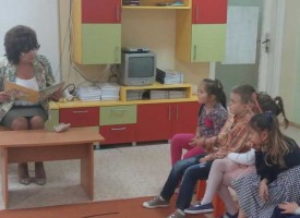 Областният управител Гинче Караминова се включи в маратон на четенето в детска градина Здравец