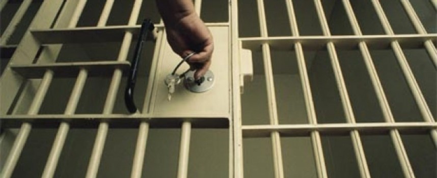 Районна прокуратура – Пазарджик задържа 23-годишен бивш затворник за заплахи с убийство и изнудване