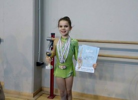 Аплодисменти: Два златни и един бронзов медал за Дара от Akademic Winter Cup Sofia