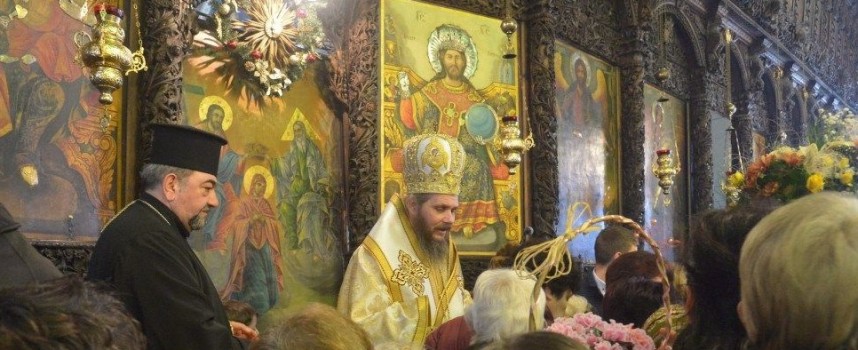 Епископ Яков освети християнския кръст над Велинград