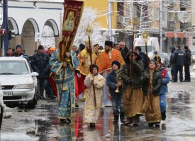 Вижте цялото Богоявленско шествие в Пазарджик