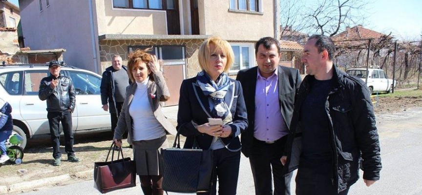 Омбудсман Мая Манолова отчаяна от нехайството на депутатите към обувния цех във Ветрен