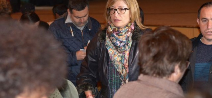 Екатерина Захариева осигури работа на 120 измамени работници от град Ветрен