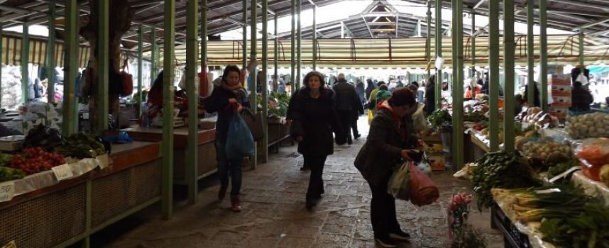 117 ментета с марки „ADIDAS”, „NIKE”,  „PUMA” и „REEBOK” задържа полицията на пазара