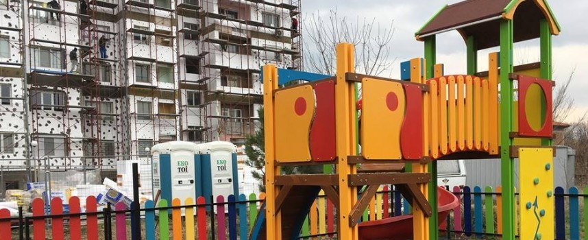 Правят нови 6 детски площадки в Септември