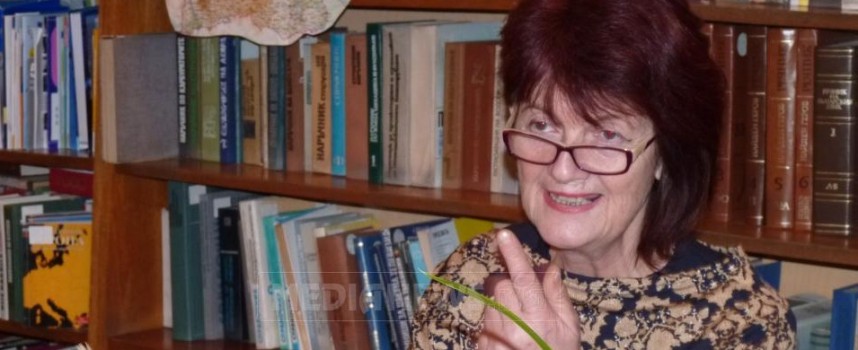 Поетесата Виктория Иванова гостува в Библиотеката