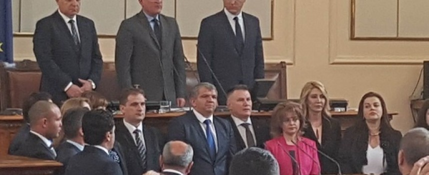 Десислава Костадинова положи клетва като народен представител