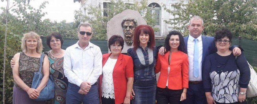 Лесичово вече има паметник на Васил Левски