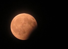 Вдигни очи: Тази вечер „кървава Луна“ и Марс в опозиция