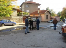 Пазарджик: Казан насред пътя тормози обитателите на ул. „Найден Геров“