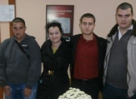 Младежи от БСП дариха книги  на  Регионална библиотека” Никола Фурнаджиев”