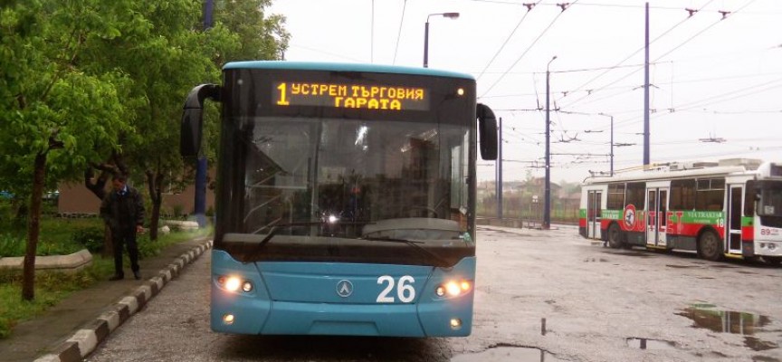 УТРЕ: Автобуси заменят тролеите, заради профилактика