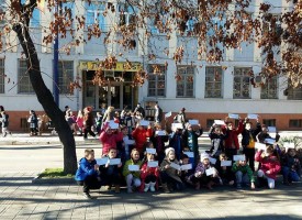 Децата на Пазарджик пратиха писма на Дядо Коледа