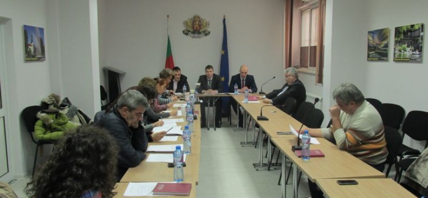 Стефан Мирев наблюдава чрез Комисия почистването на речните корита в областта