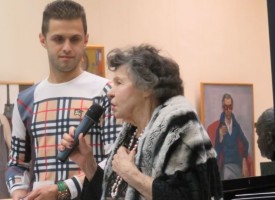 Феновете на Стоянка Мутафова препълниха зала „Цветан Радулов“