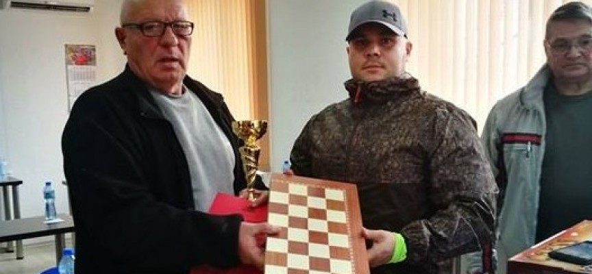 Церовци грабнаха купите на турнира по табла в Калугерово