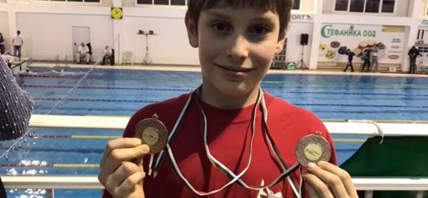 Благоевград: Плувците на „Шампион” спечелиха медали за пазарджишкото плуване от международен турнир