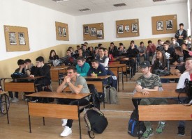 Ученици от МГ“К.Величков“ слушаха на втора лекция от Административния съд,