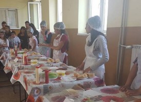 Калугерово: Седмокласничката Искра Манолова от Боримечково стана най-добър готвач