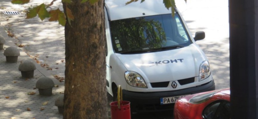 Служебна кола на Еконт подлуди адвокати и застрахователи