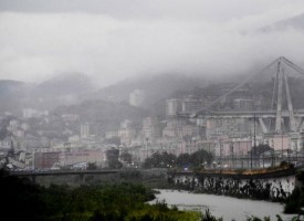 Ад край Генуа: Срути се виадукт от магистрала