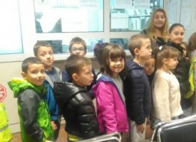 Деца от детска градина „Дъга“ посетиха полицията