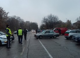 Полиция съпровожда протестиращите в Пазарджик, Велинград и Панагюрище, 250 коли поеха към София