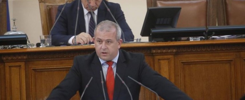 Политика: Народният представител Йордан Младенов настоя за ремонт на възлови пътища в областта