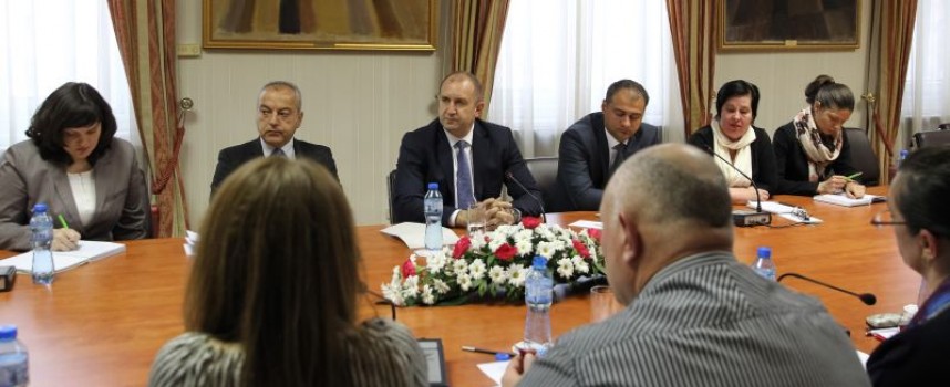 Президентът Румен Радев се срещна с медицински специалисти