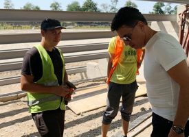 Кметът Тодор Попов направи оглед на ремонта на стадиона