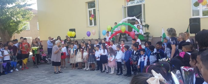 Лена Парова: Търсят се стари кадри на училището и ученици от град Ветрен