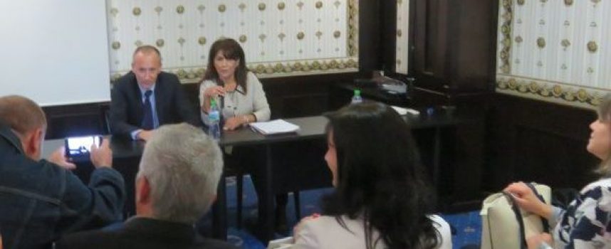 След конферентен разговор с министър Вълчев, Валя Кайтазова казва за училищата