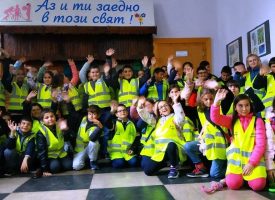 В Панагюрище, Пазарджик, Пещера, Велинград и Септември: Децата -доброволци започнаха новата обучителна година в ДПУ