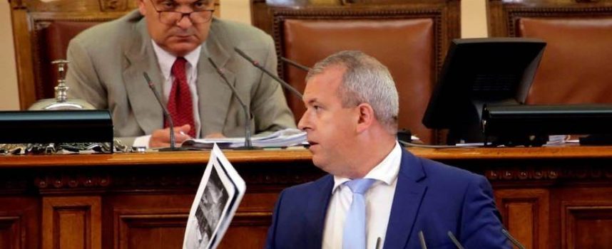 Йордан Младенов освободи мястото си в Народното събрание, написа отчет