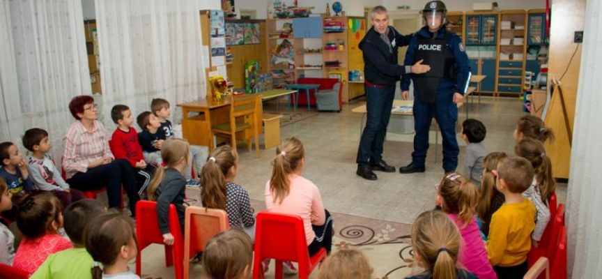 Служители на Охранителна полиция гостуваха в две детски градини