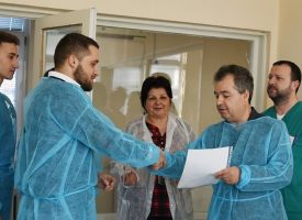„Пазарджик обича“ дари пет кислородни палатки за недоносени