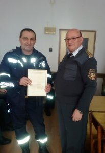 05пожарникари2